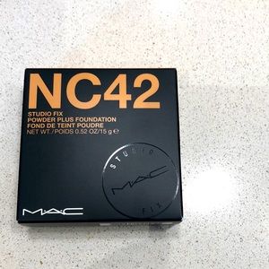 MAC Studio Fix Powder NC42